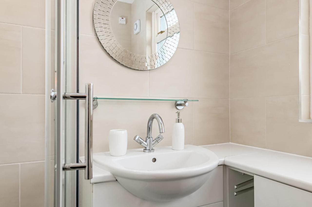 Balmoral Residence 30 Mins From Edinburgh And Glasgow フォルカーク エクステリア 写真